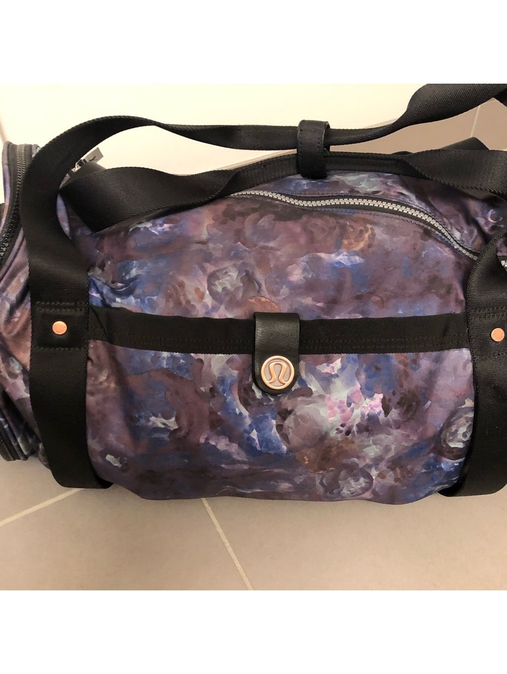 *RARE* Lululemon duffle bag - moody mirage - Picture 2 of 6